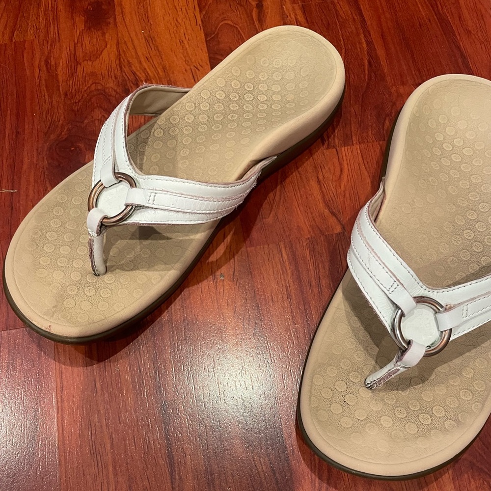 Orthopedic Vionic arch support sandals